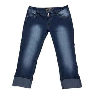 2000s Angels low rise dark wash capris with rhinestone pockets